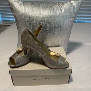 NWT   Bandolino Gold Shimmery Peep Toe 3 Inch Heels Dressy Sexy Size 7